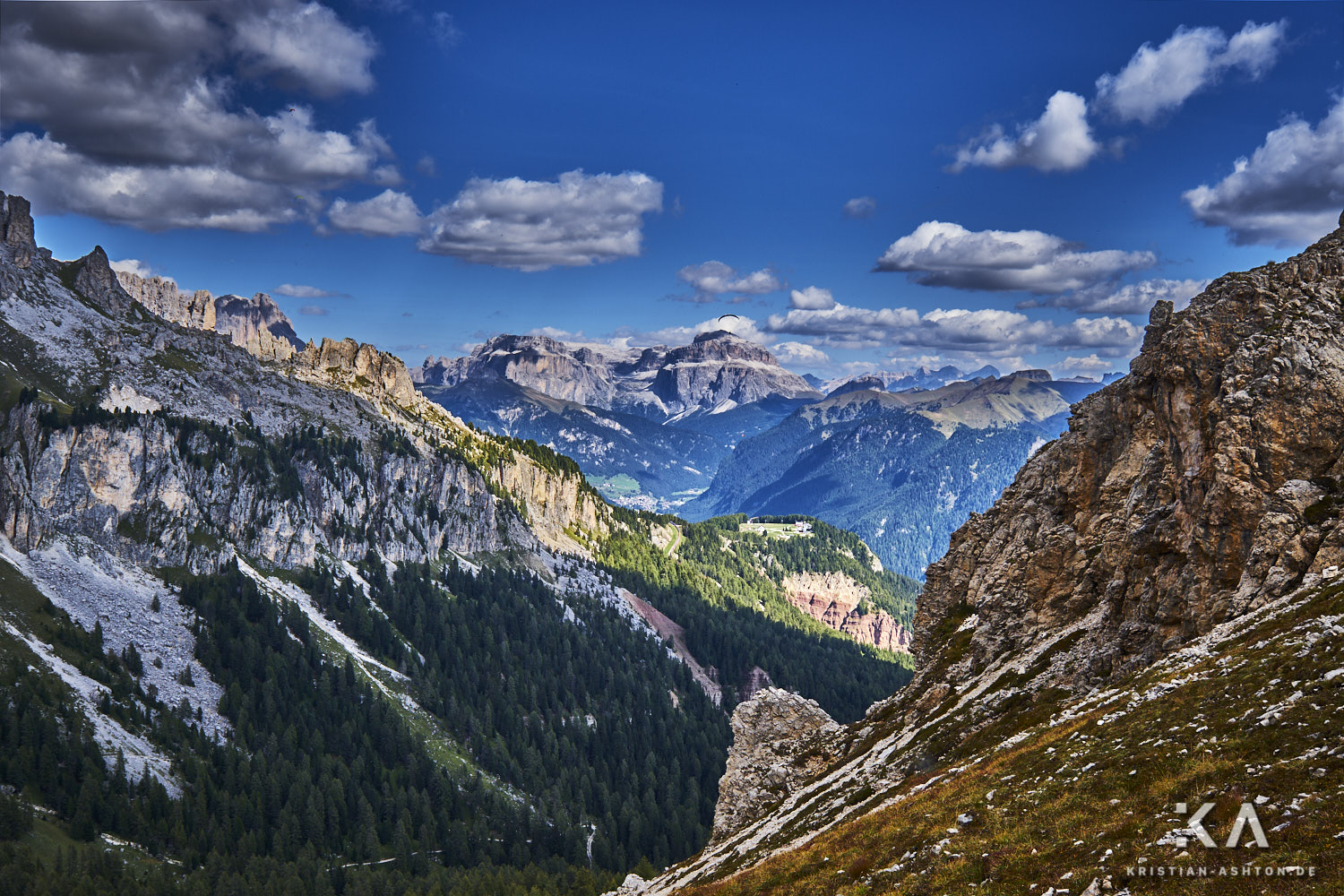 Rosengarten mountain trek over the Vajolon Pass